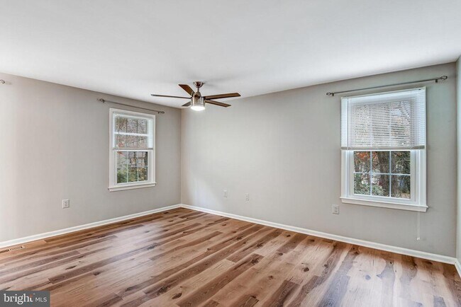 Building Photo - 5847 New England Woods Dr