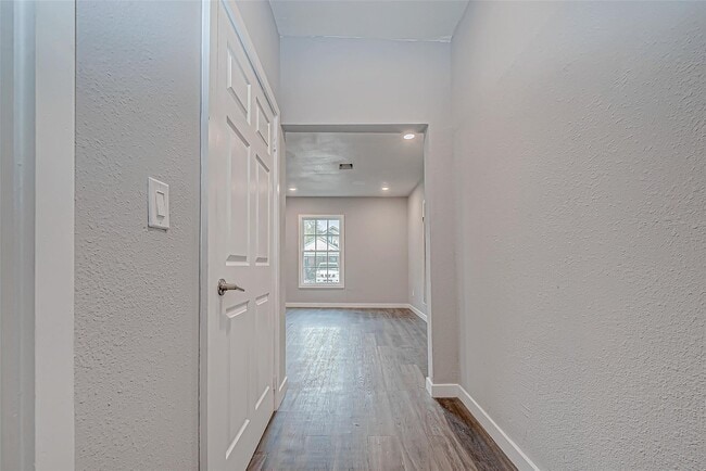 Building Photo - 7422 Avenue I