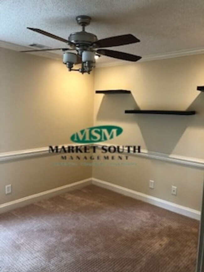 Building Photo - SOUTHBRIDGE BEAUTY- AVAILABLE NOW!