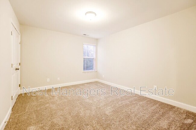 Building Photo - 136 Loch Ln
