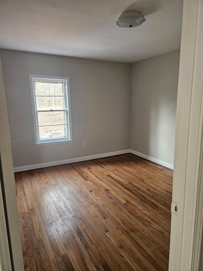 Building Photo - 3209 Golf Course Rd