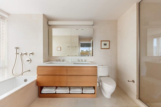 Building Photo - 1280 5th Ave