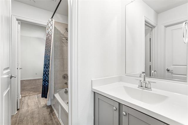 Building Photo - 2096 Creekbluff Cir