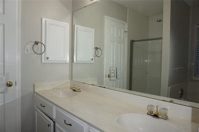 Building Photo - 5609 Guadalajara Dr