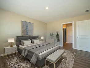 Building Photo - Fantastic 4bd/2ba home! Let yourself in!