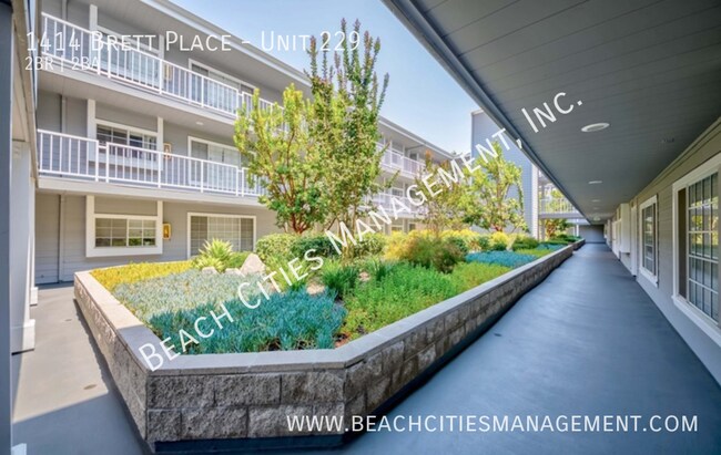 Building Photo - 1414 Brett Pl