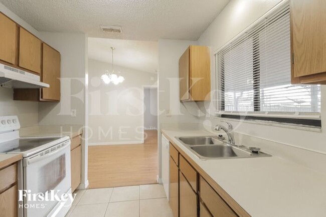 Building Photo - 2941 Gimlet Dr