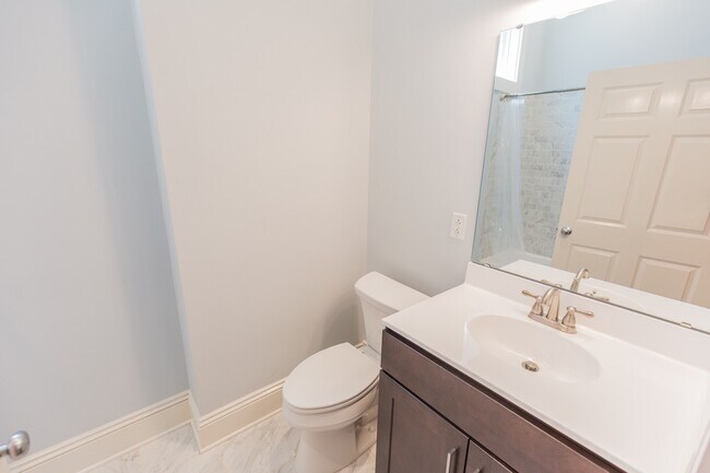 Building Photo - 1121 West Ave