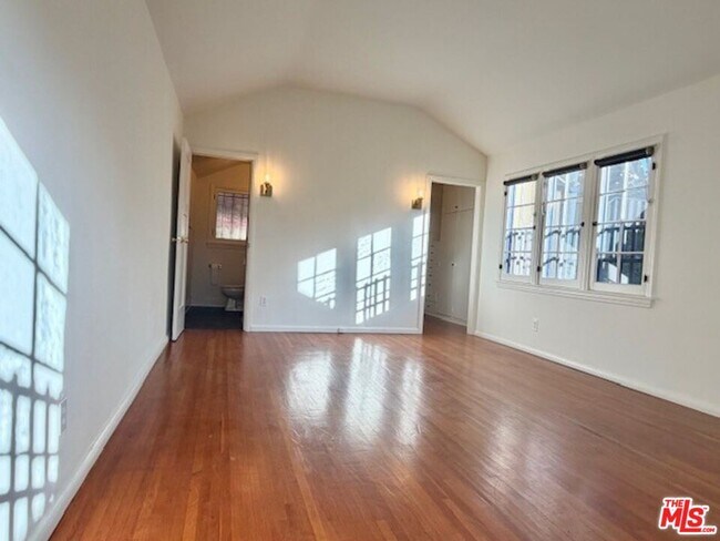 Building Photo - 208 Westmoreland Ave