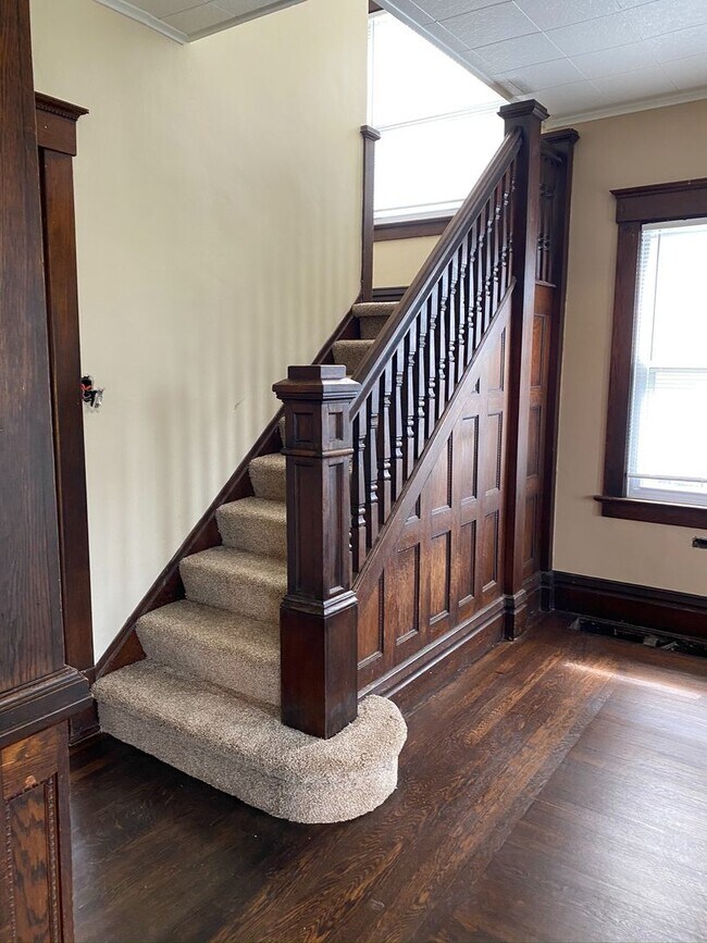 Building Photo - 326 E Liberty St