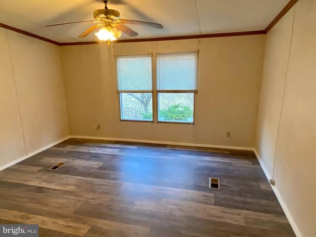 Building Photo - 746 Sawmill Rd