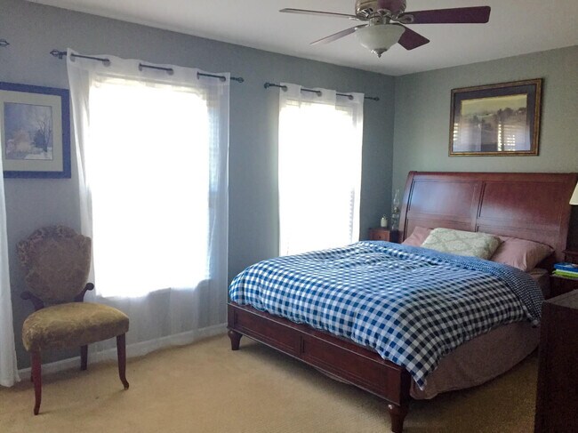 Building Photo - 5659 Ridge View Dr