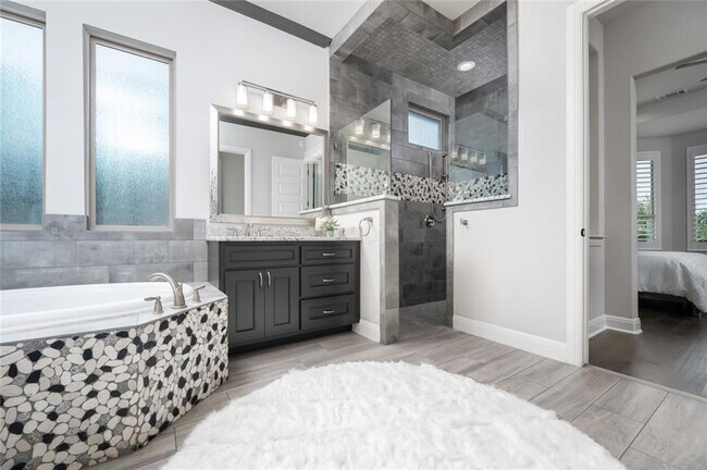 Building Photo - 16121 Golden Top Dr