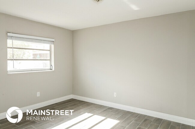 Building Photo - 9311 SW 38th St