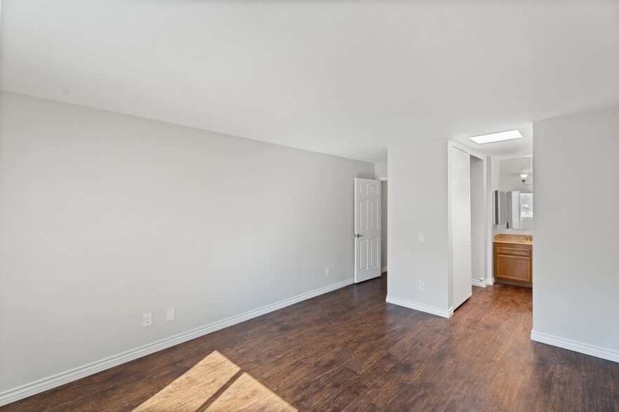 Building Photo - 2909 Cowley Way