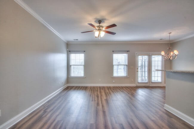 Building Photo - 735 Tulip Grove Rd