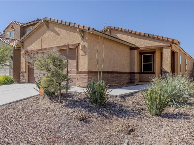 Building Photo - 3 Bedroom 2 Bathroom With Den      SOLAR PANELS! BRAND NEW FULL INTERIOR PAINT!! BRAND NEW EPOXY ...