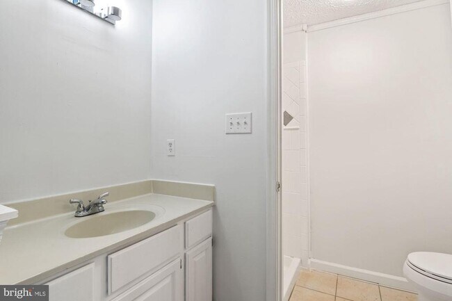 Building Photo - 302 Ridgecrest Ct