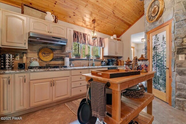 Building Photo - 134 Split Rock Rd