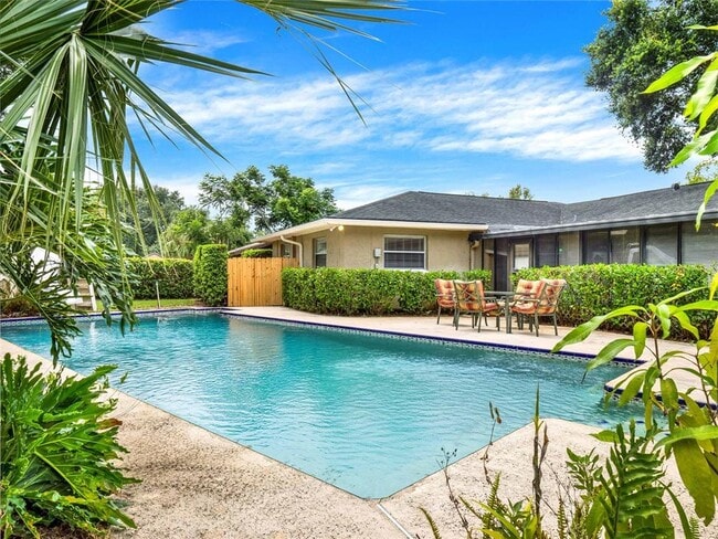 Building Photo - 6419 Hidden Dale Ave