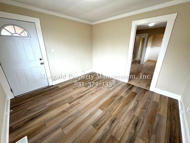 Building Photo - Great Home Located In New Monterey Neighbo...