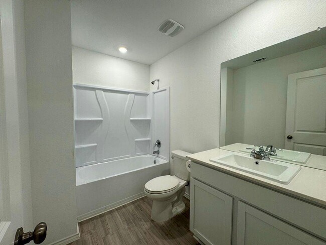 Building Photo - 109 Little Sparklers Lp