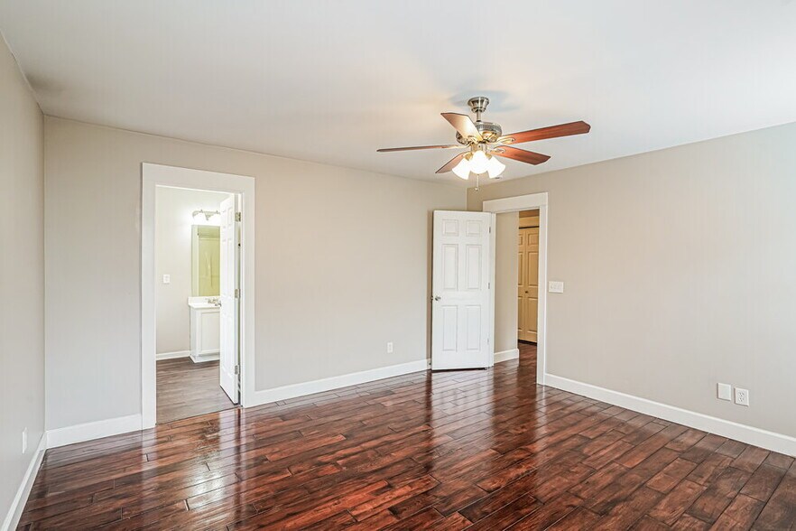 Building Photo - 102 Meadow Crest Ct