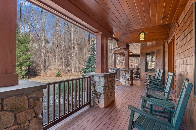 Building Photo - 20 Yellow Birch Cir