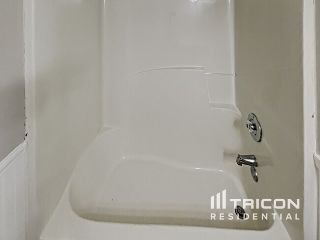 Building Photo - 3272 Greenhill Ct