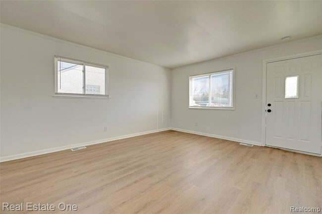 Building Photo - 1982 S Ortonville Rd