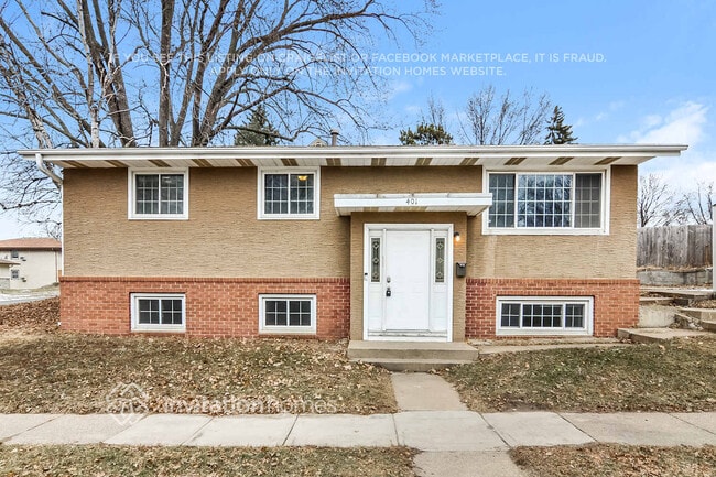 Building Photo - 401 42nd Ave NE