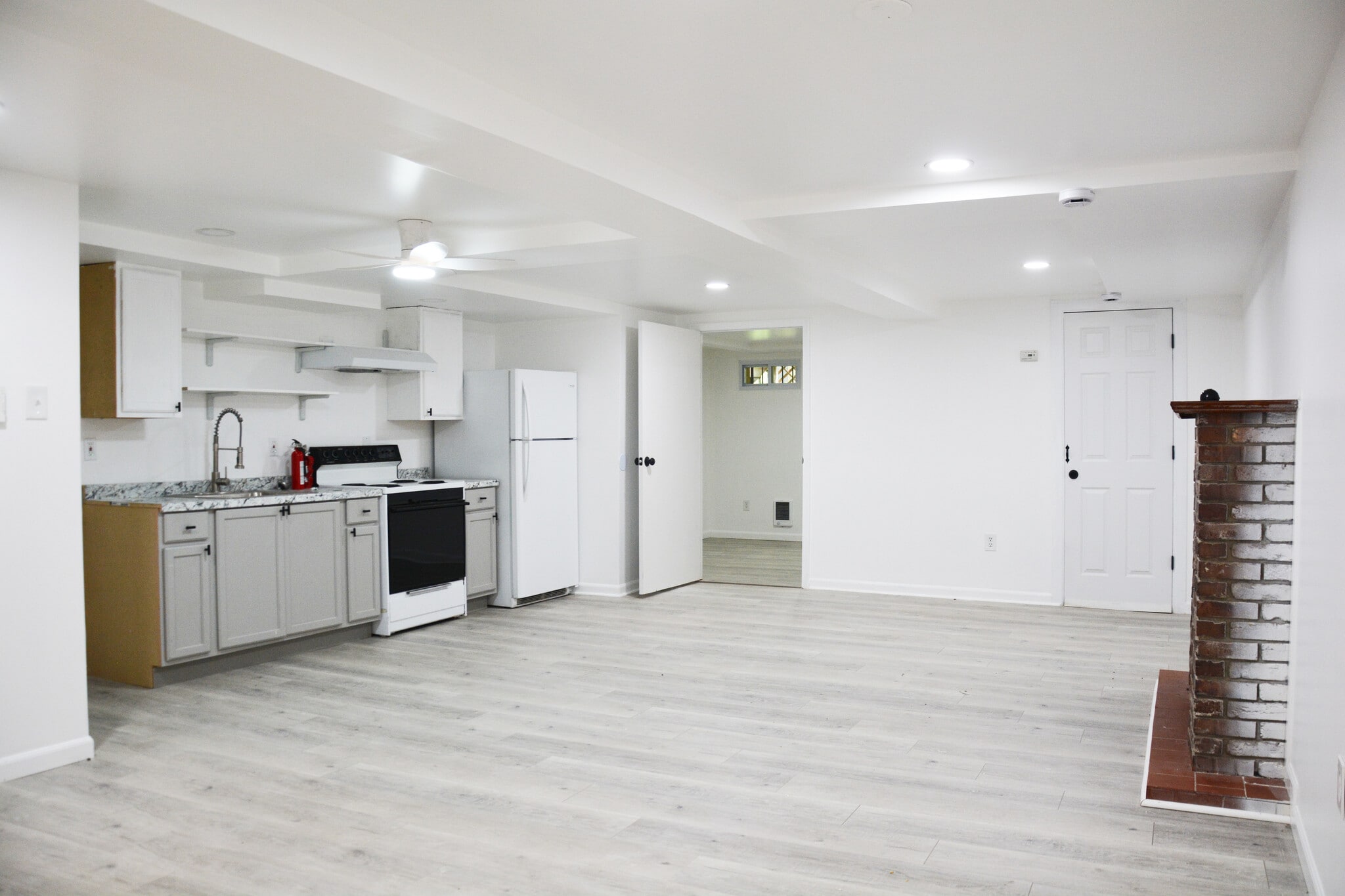 Building Photo - 2350 Baldwin Ave