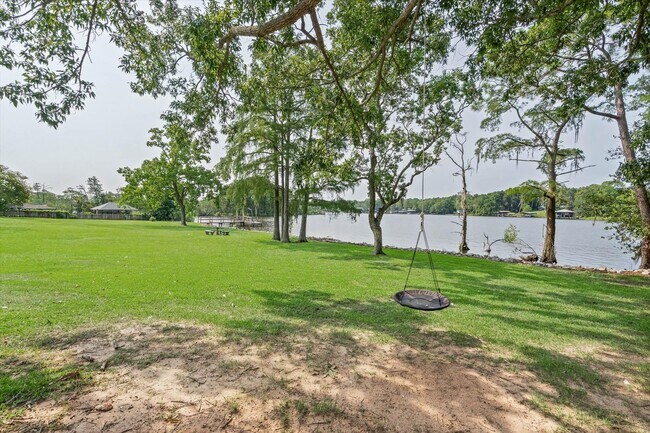 Building Photo - 119 Riverbend Dr