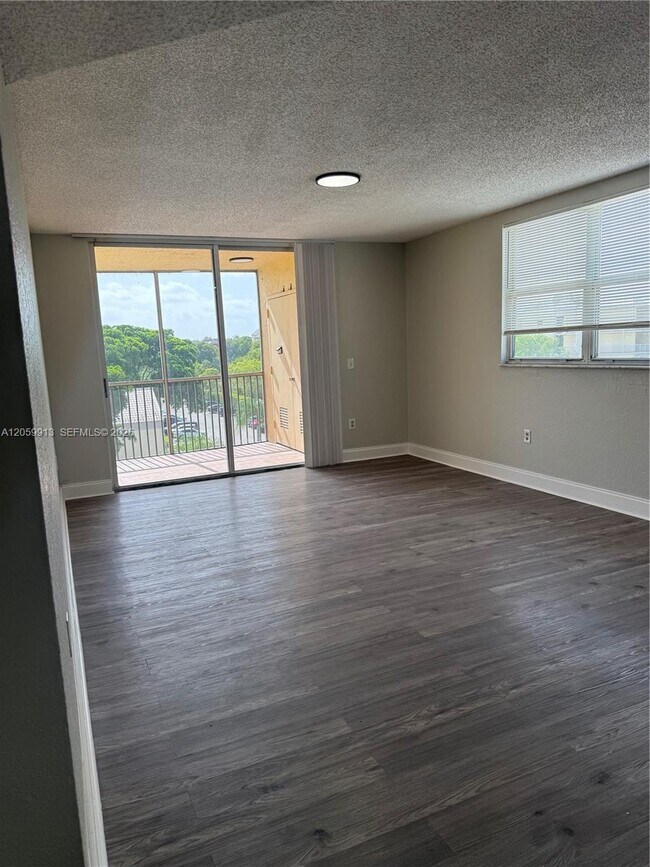 Building Photo - 8323 Lake Dr