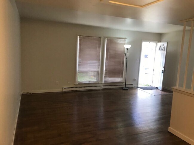 Building Photo - 2138 Hebron Ave
