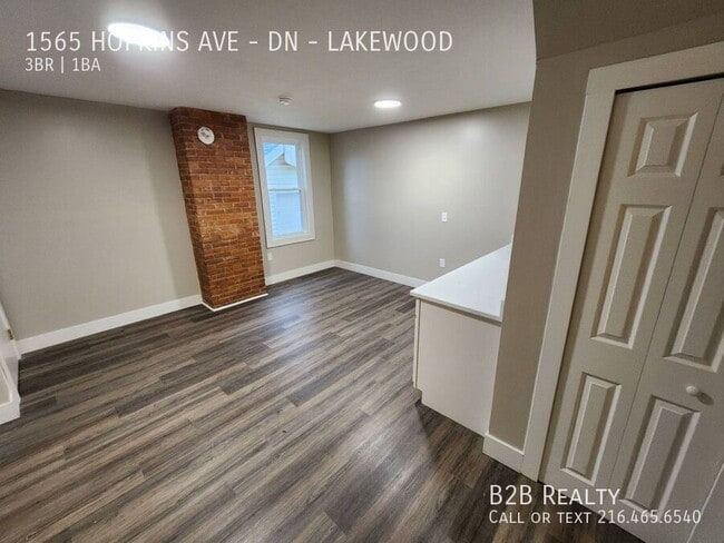 Building Photo - 1565 Hopkins Ave