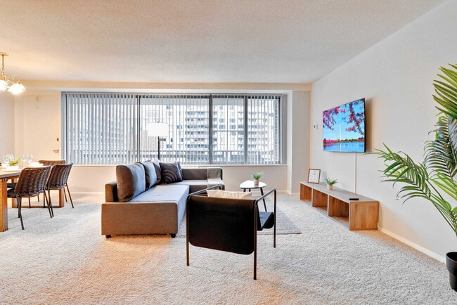 Building Photo - 2111 Richmond Hwy