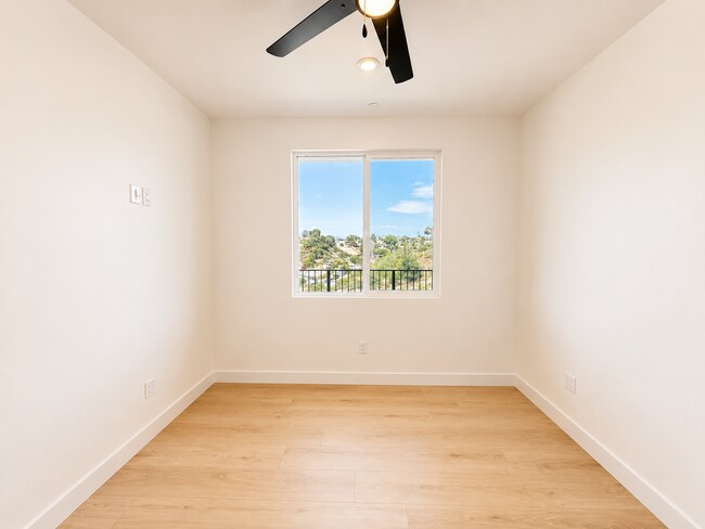 Building Photo - 3873 Boren St