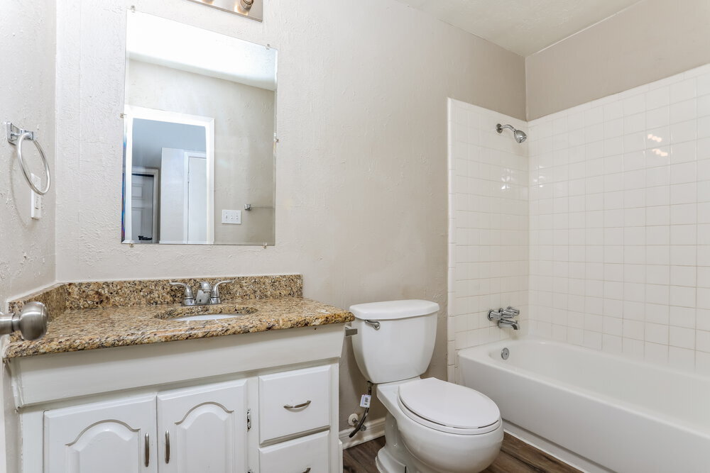 Building Photo - 4141 Yellowleaf Dr