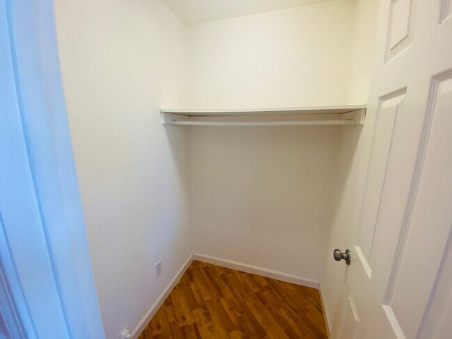 Building Photo - 5 Scharff Ave