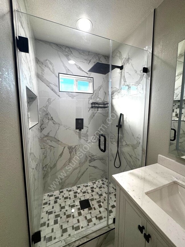 Building Photo - 1569 Carol Dr