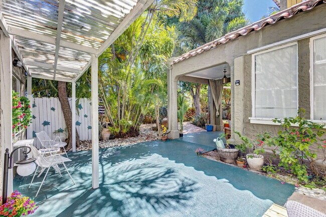 Building Photo - 521 28th St