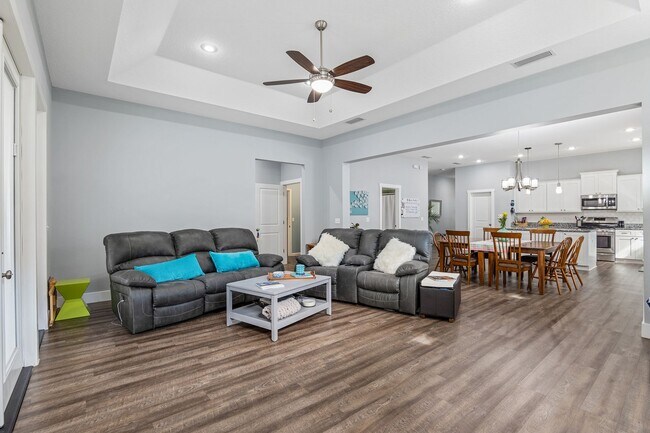 Building Photo - Stunning South Pointe 4/3 Home with Solar ...