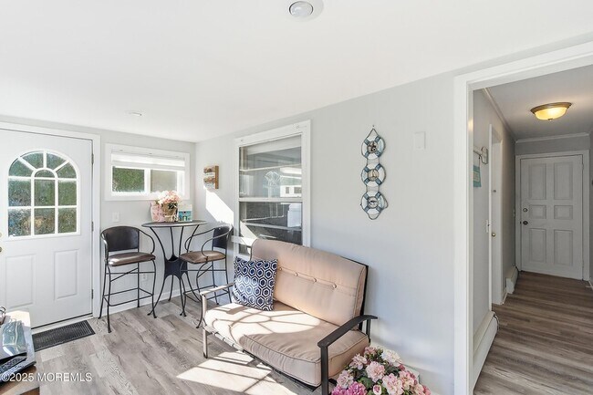 Building Photo - 204 Neptune Pl