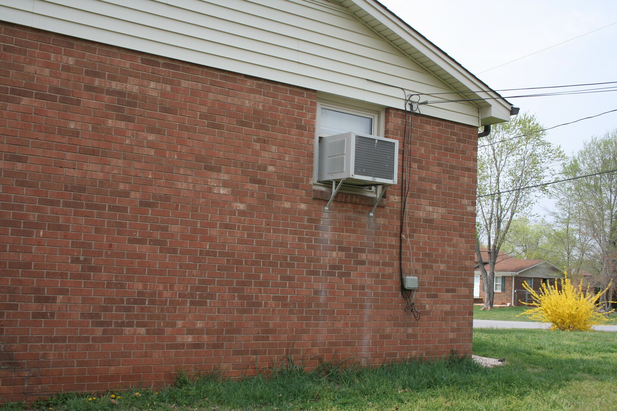 Building Photo - 3695 Weyland Dr