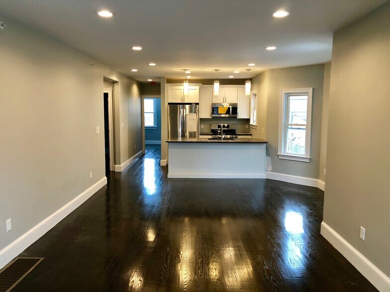 Building Photo - 93 Grant St