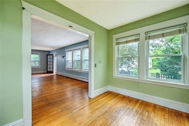 Building Photo - 4 Talbot Manor