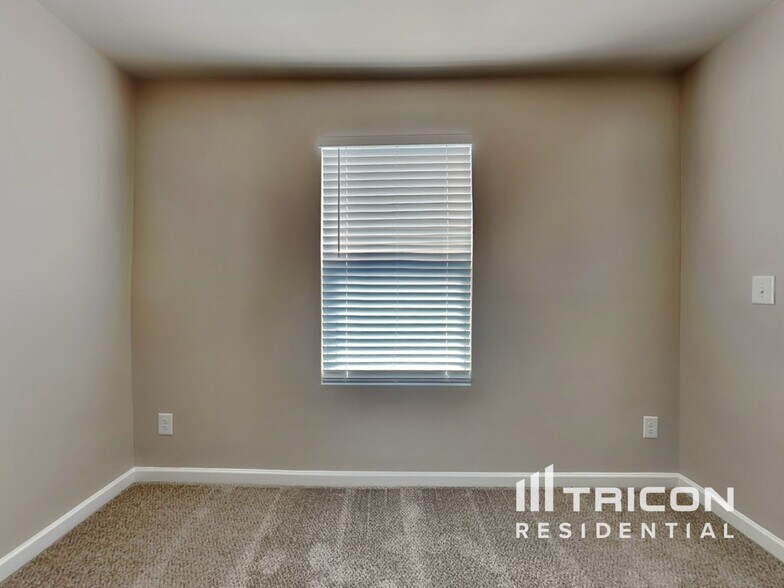 Building Photo - 357 Indian River Dr