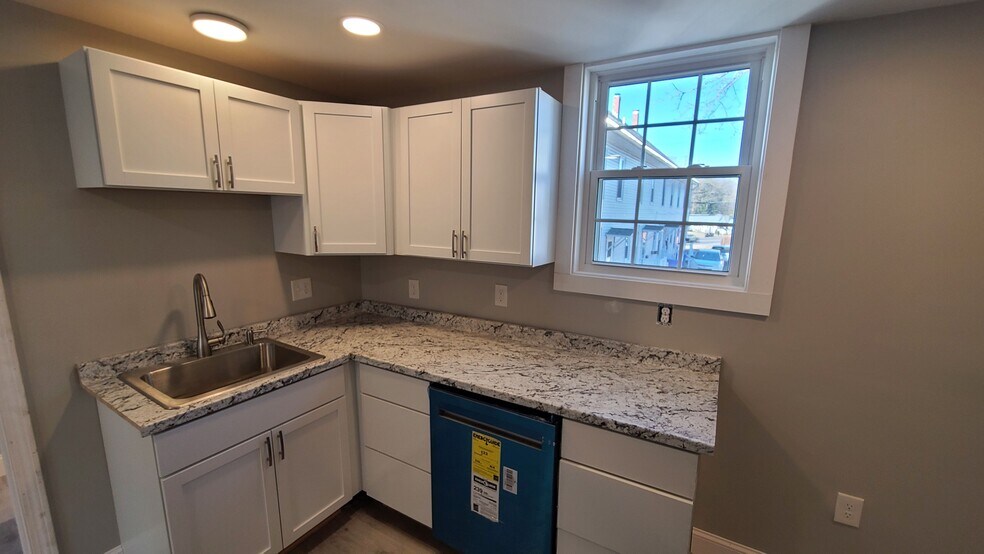 kitchen pic 2 - 12 Library St