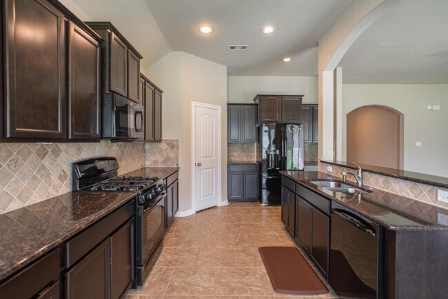 Building Photo - 99 West Wading Pond Circle